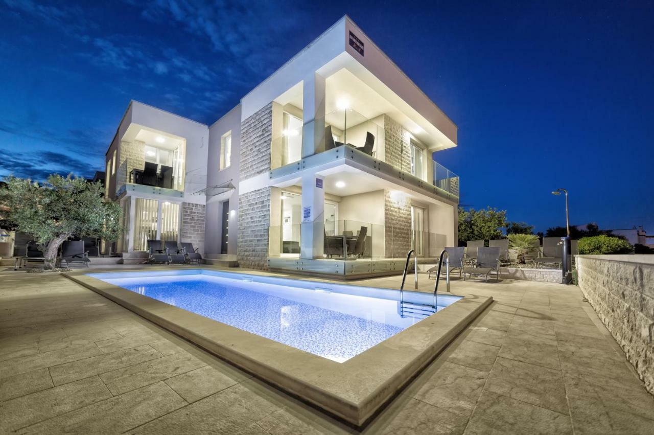 Apartment M&l *